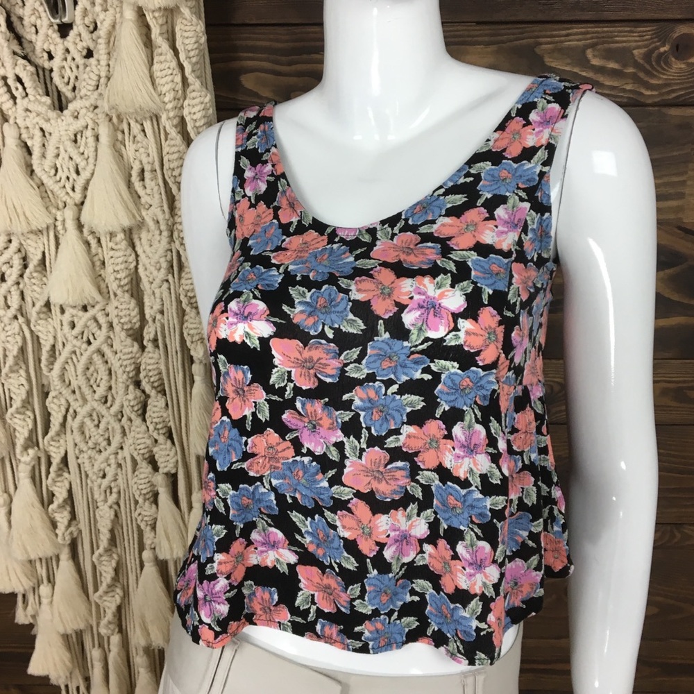 Peach Royal | Low Back‎ Floral Crop Tank Top
